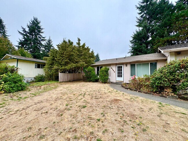 Building Photo - Spacious 3-Bedroom Home with Large Deck