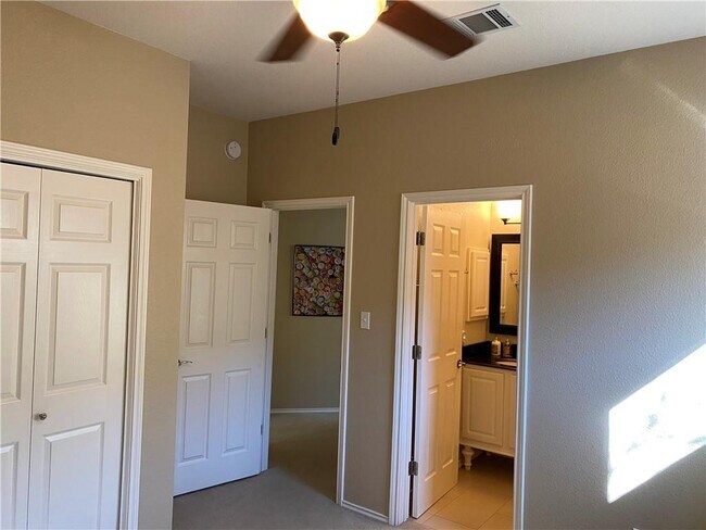 Building Photo - 7501 Shadowridge Run