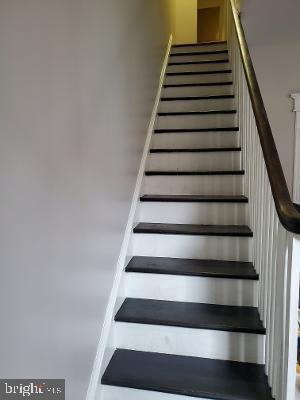 Building Photo - 914 Ellsworth St