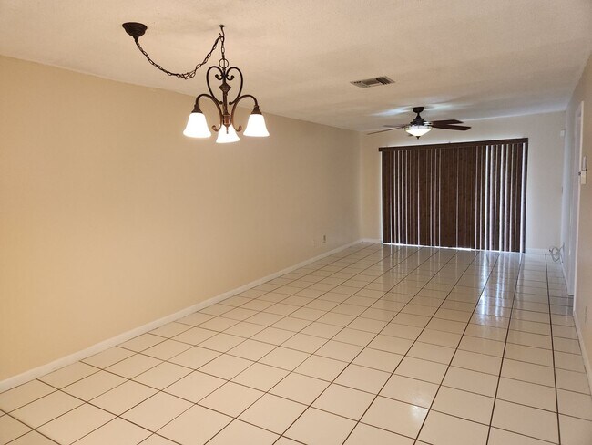 Building Photo - Cute 2 bedroom Apartment for rent