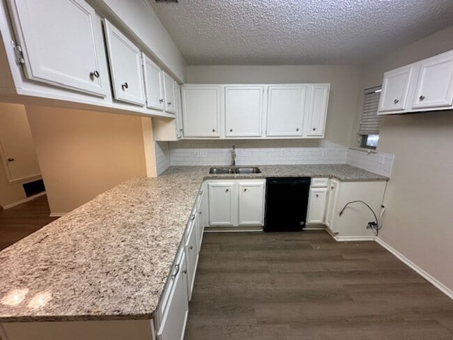 Primary Photo - 809 Georgia