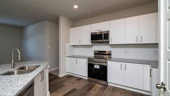 Building Photo - 641 Fallow Dr