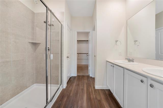 Building Photo - 5509 Brentlawn Dr