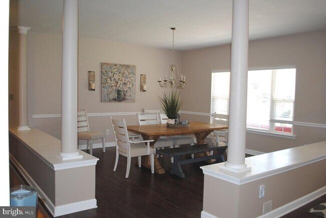Building Photo - 170 Coventry Ct