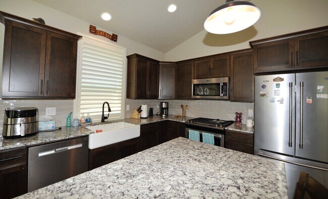 Building Photo - Gated Community in Soleil Parc/CDA Place