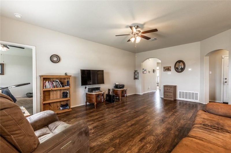 Building Photo - 3004 Skinner Dr