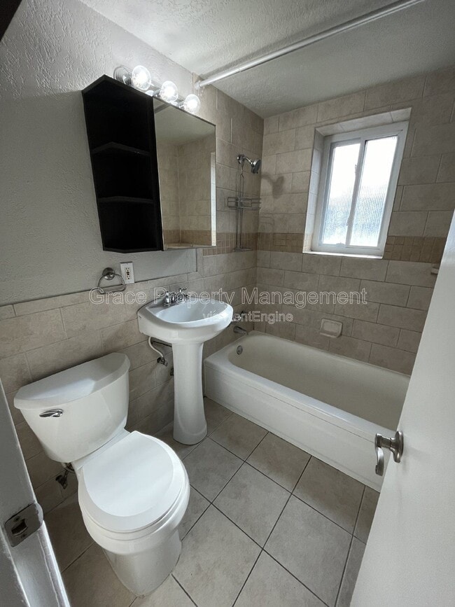 Building Photo - 1045 N Clarkson St