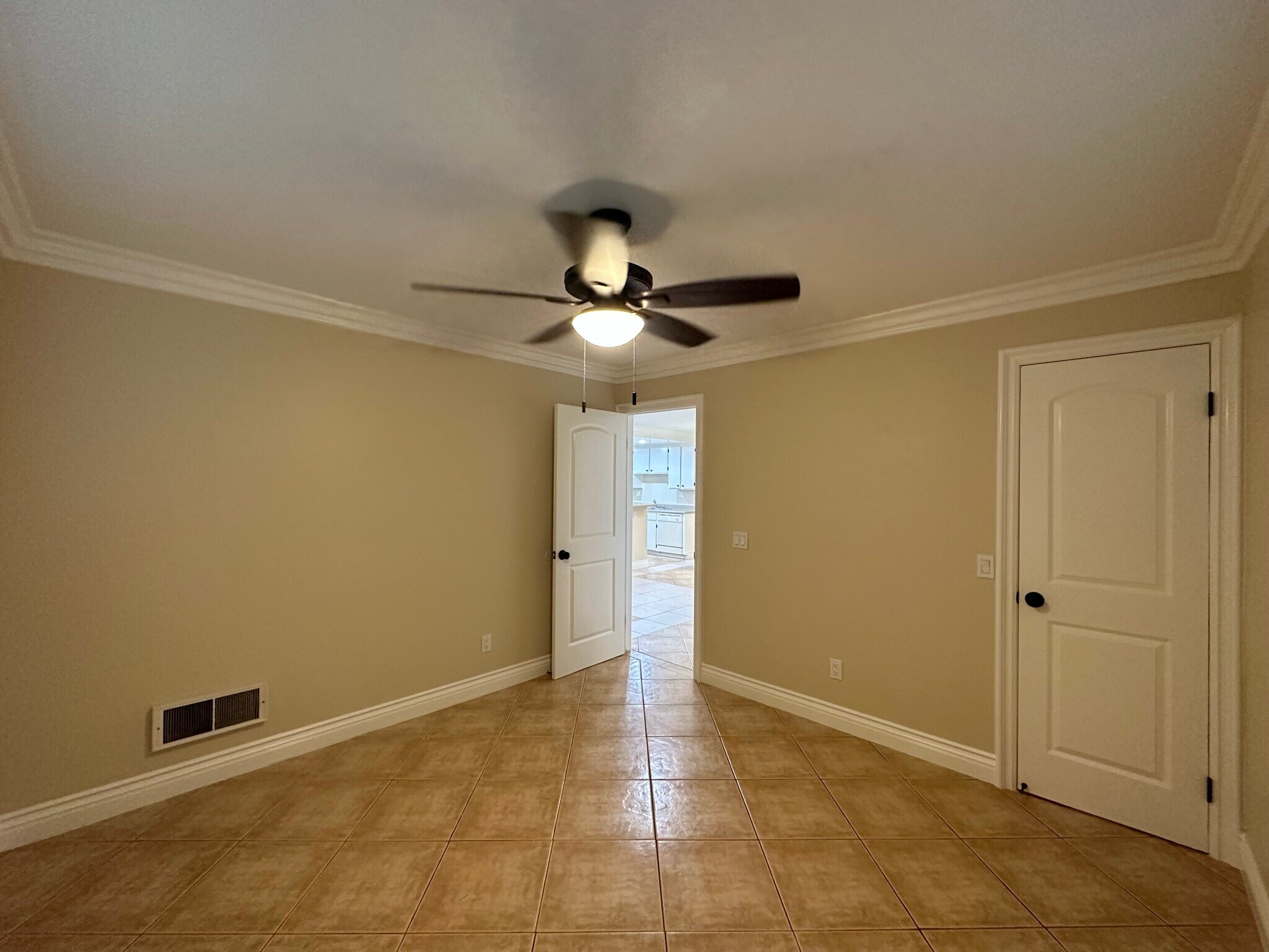 Building Photo - 227 Woodland Pky