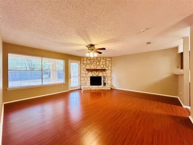Building Photo - 7612 Islander Dr