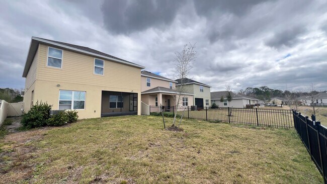 Building Photo - Beautiful Harmony Central Water Front Home AVAILABLE NOW!