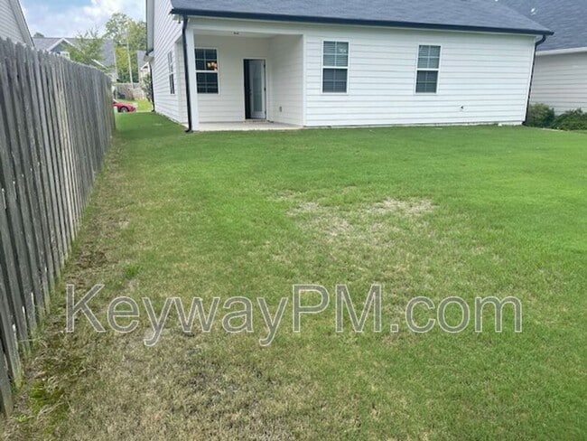 Building Photo - 728 Tree Top Trl