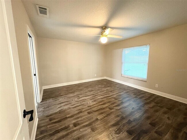 Building Photo - 9718 Crenshaw Cir