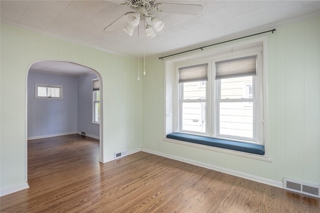 Building Photo - 70 Brentwood St