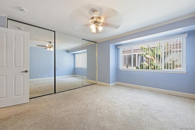 Building Photo - 8515 Villa La Jolla Dr