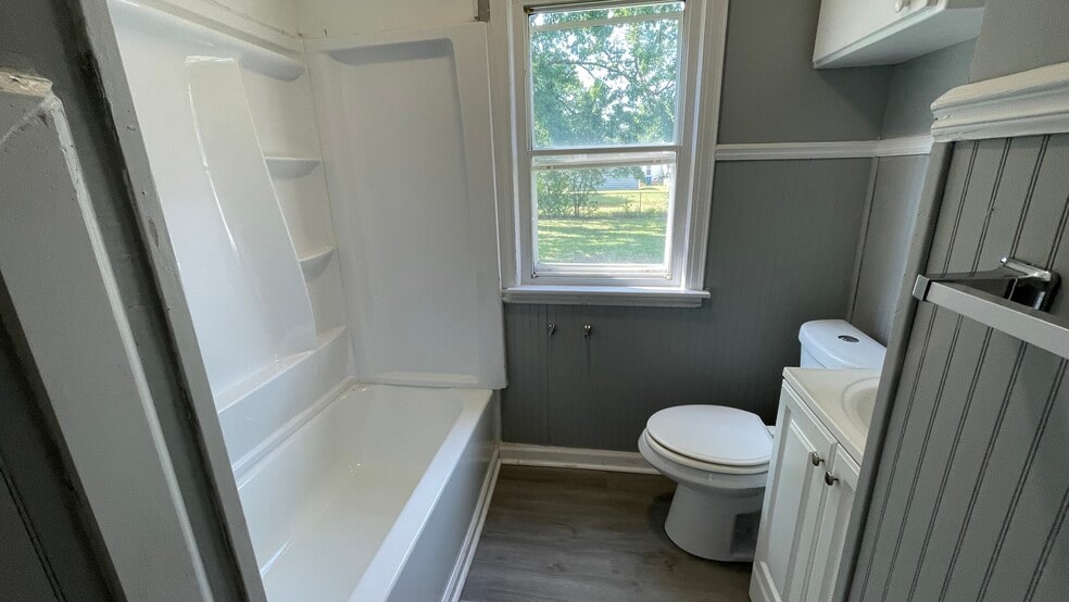 Building Photo - 3517 Herrick St