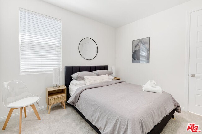 Building Photo - 768 Daniel Freeman Cir