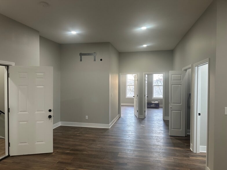 Building Photo - 3 N Jefferson Ave