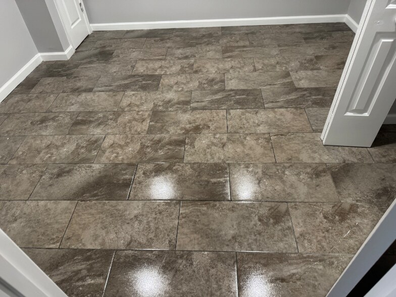 Building Photo - 24 N Bernice Ave