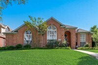 Building Photo - 3924 Acklin Dr