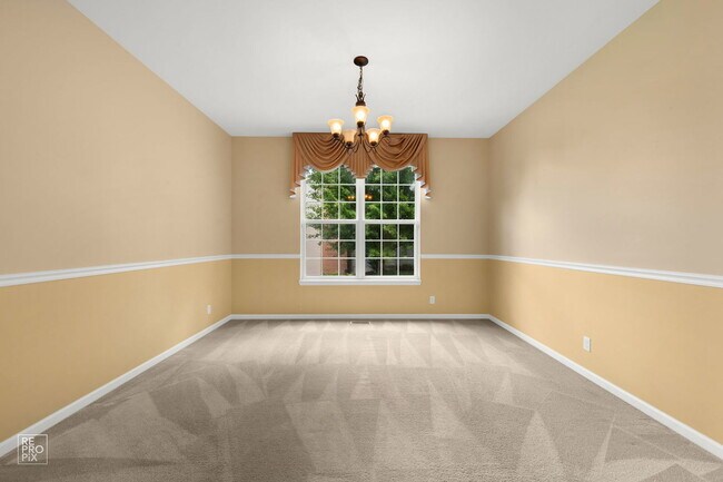Building Photo - 920 McDole Dr