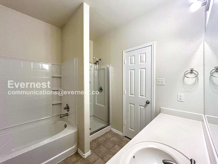 Building Photo - 2226 Hidden Meadow