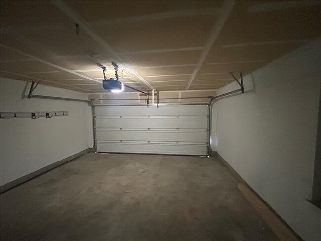 Building Photo - 154 Lake Washington Dr