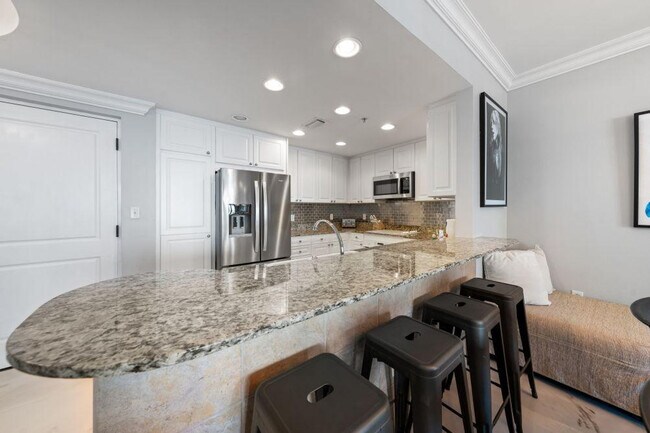 Building Photo - 5 Portofino Dr