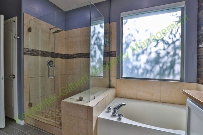 Building Photo - Spacious 4-Bedroom Home with Pool in Gilbe...