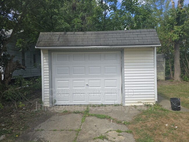 Building Photo - 4308 E 143rd St