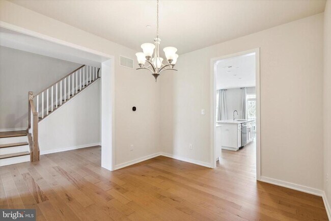 Building Photo - 15 Tamarack Cir