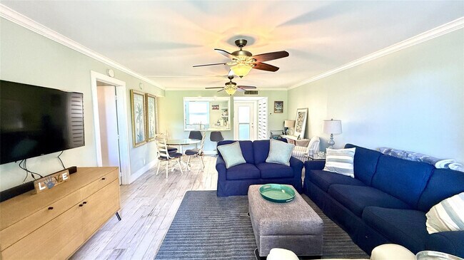 Building Photo - 12 Willowbrook Ln