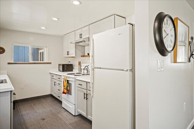 Building Photo - 273 W Carmel Valley Rd