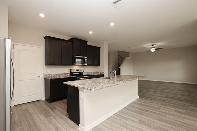 Building Photo - 217 Star Spangled Dr