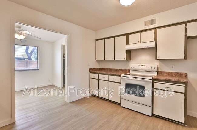Building Photo - 3009 E Caballero St