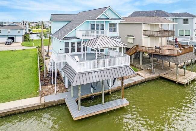 Building Photo - 1322 Outrigger St