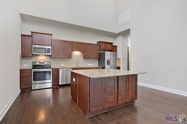 Building Photo - 13869 Stone Gate Dr