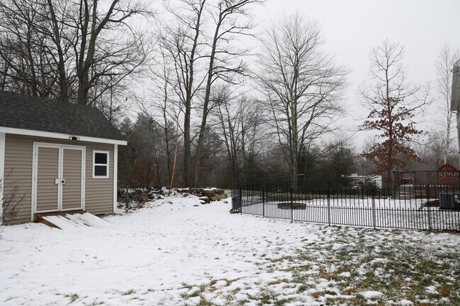 Building Photo - 6 Trillium Way