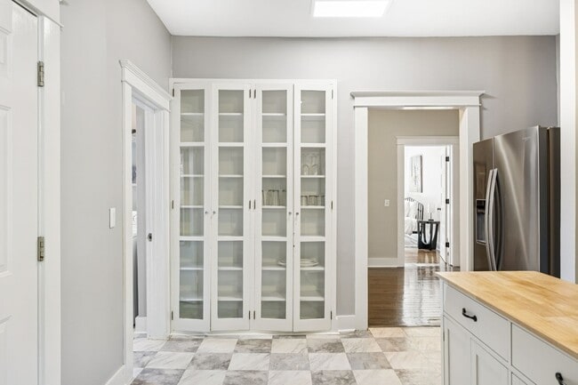 Building Photo - 920 Silverdene Pl