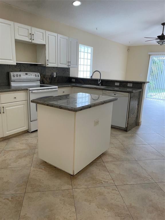 Building Photo - 1640 Carriage Brooke Dr