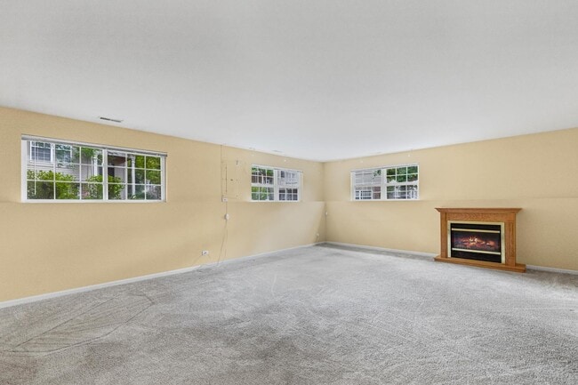Building Photo - 1047 Chadwick Dr