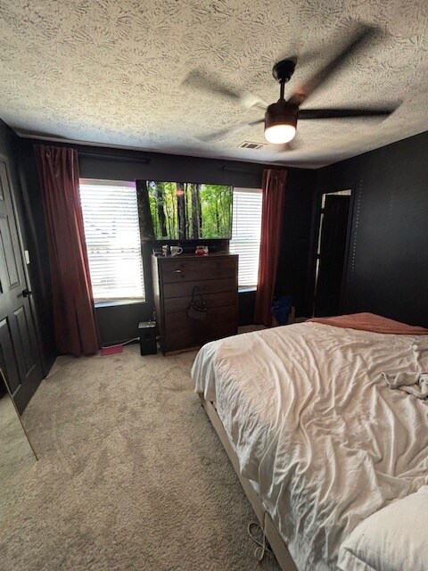 Building Photo - 5830 Hampton Ct
