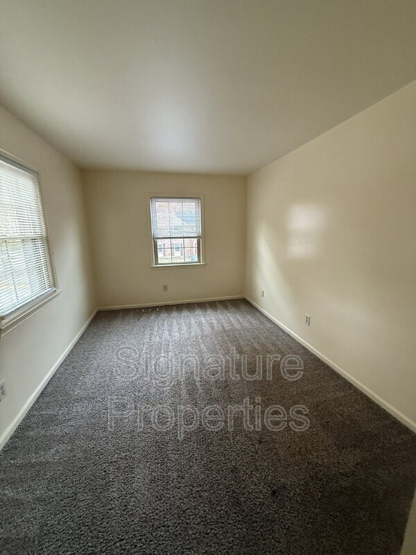 Building Photo - 369 Circuit Ln