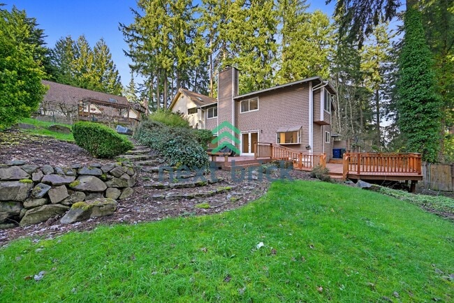 Building Photo - Lake Sammamish View Home with Spacious Decks in Prime Bellevue Location
