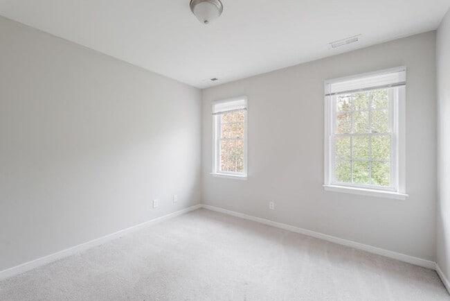 Building Photo - Charming 4 bedroom Colonial in Midlothian!