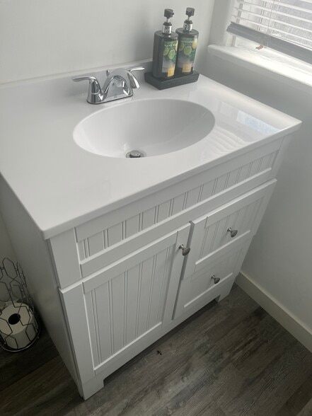 Building Photo - 2500 S Bronson Ave