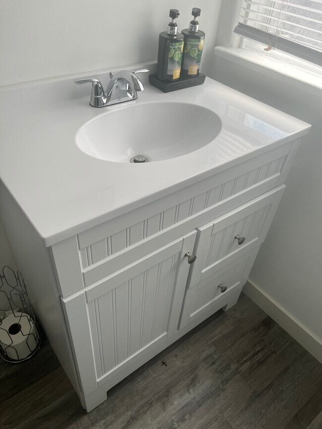 Building Photo - 2500 S Bronson Ave