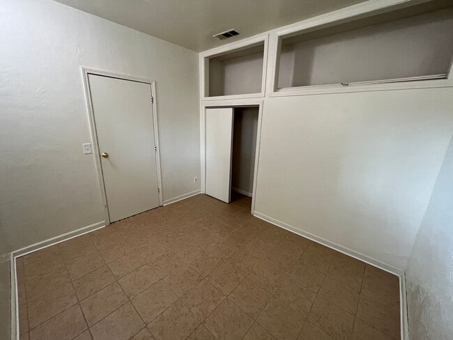 Building Photo - Country home coming soon!