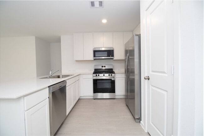 Building Photo - 2092 Cedar Way Dr