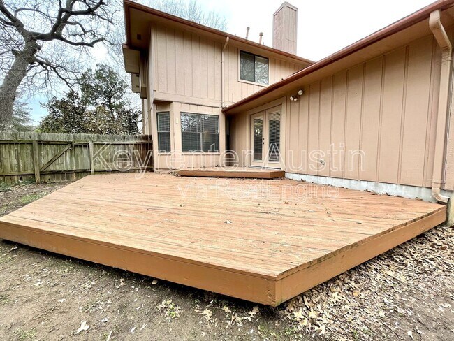 Building Photo - 410 Cluck Creek Trail