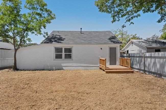 Building Photo - 1105 Maxfield St